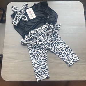 PatPat Black Bodysuit w black & white animal print leggings